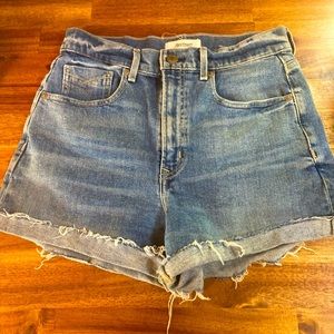 Women’s size 27 Revtown Saturday jean Shorts